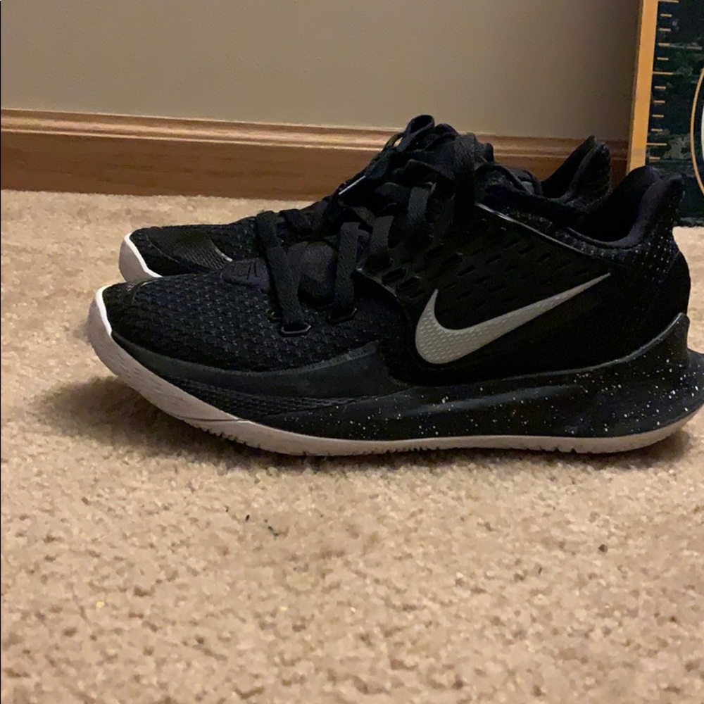 7.5M Kyrie Irving Nike Low 2